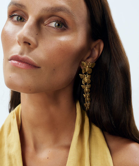 Sonia Petroff Farfalla Drop Earrings in Gold, detail 4