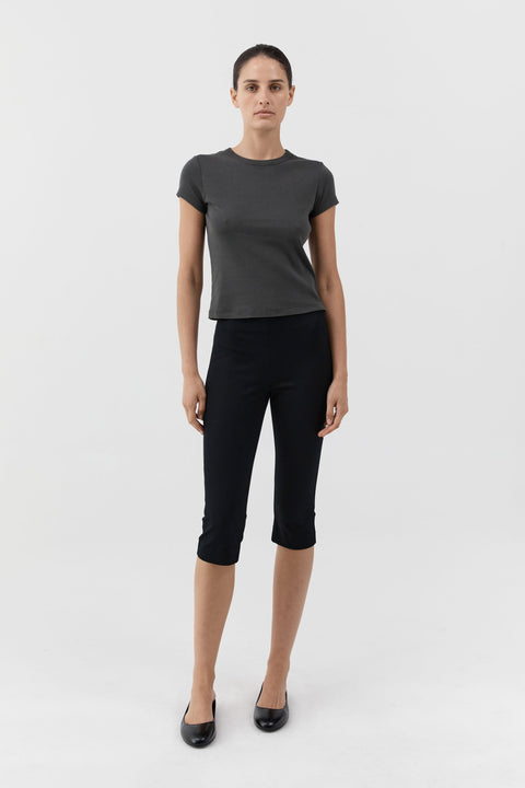 St. Agni Compact Cotton Capri Pants in Black