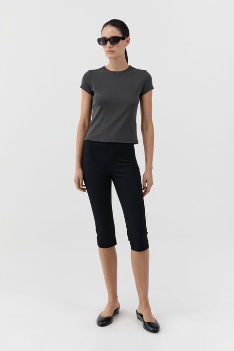 St. Agni Compact Cotton Capri Pants in Black